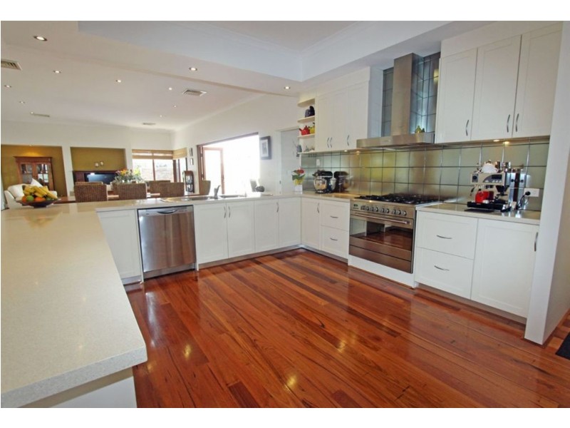 62 Lord Hobart Drive, Madora Bay WA 6210