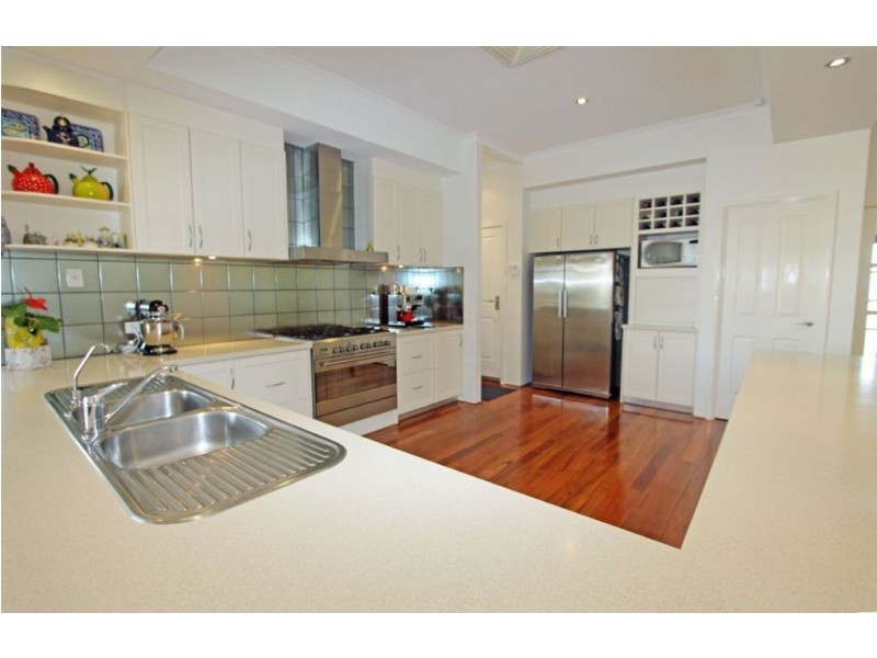 62 Lord Hobart Drive, Madora Bay WA 6210