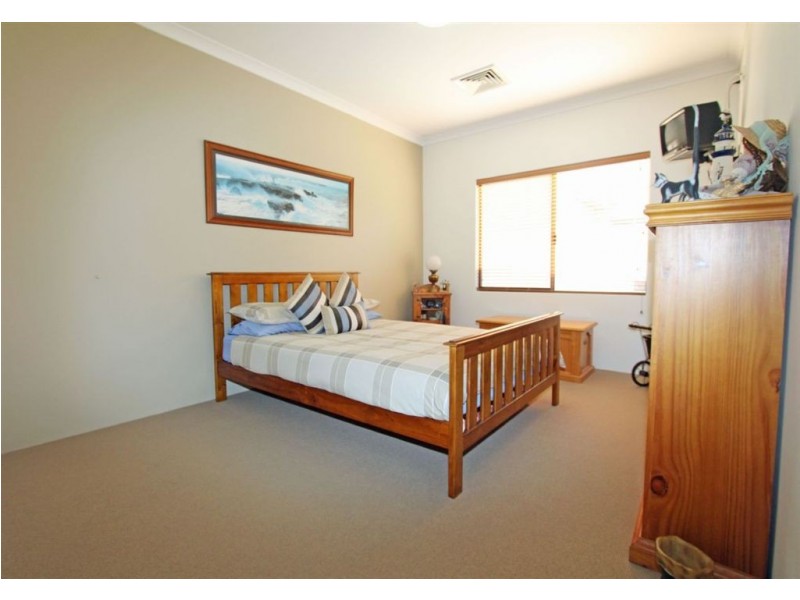 62 Lord Hobart Drive, Madora Bay WA 6210