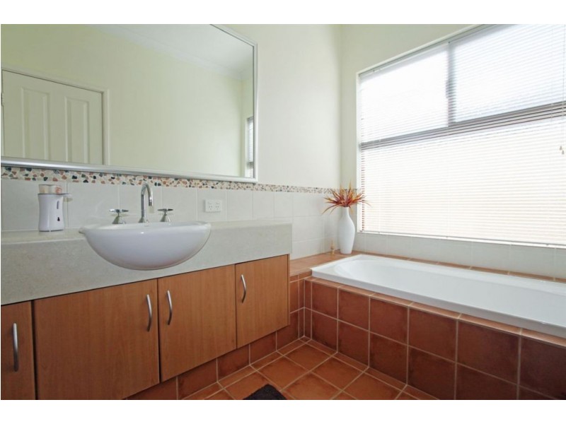 62 Lord Hobart Drive, Madora Bay WA 6210