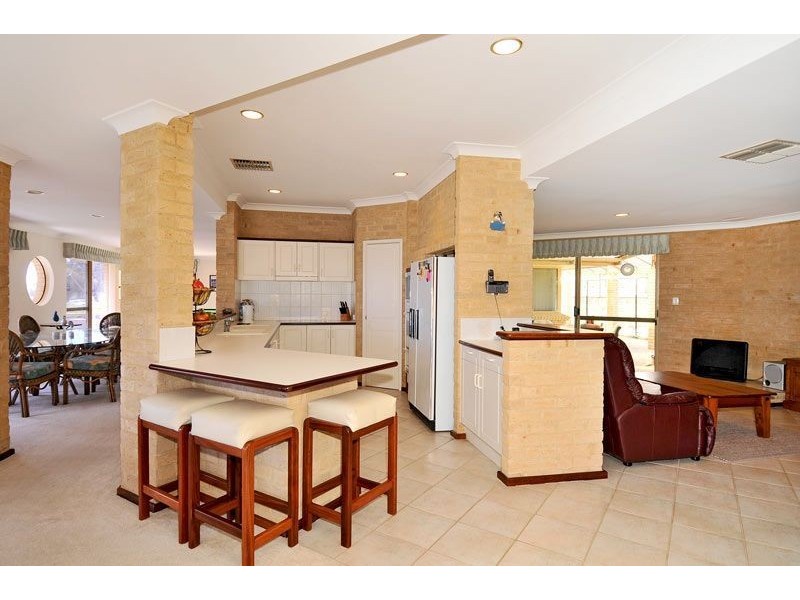 8 Halls Head Parade, Halls Head WA 6210