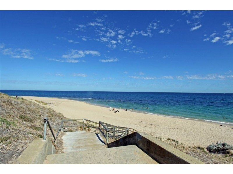 102 Leighton Road, Halls Head WA 6210