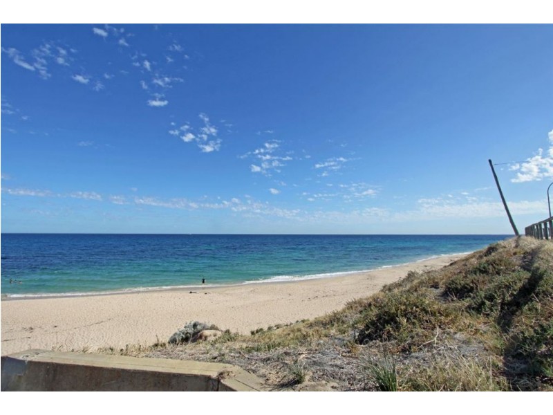 102 Leighton Road, Halls Head WA 6210