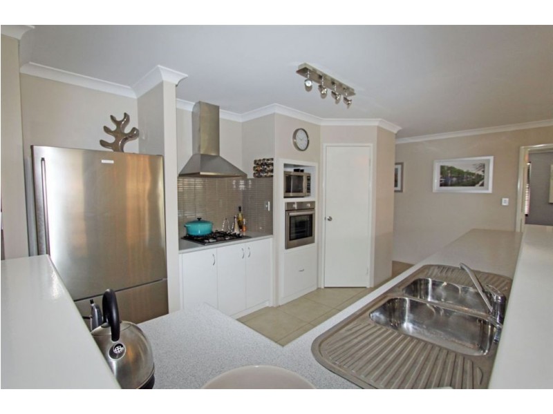 10 Bertha Loop, Dudley Park WA 6210