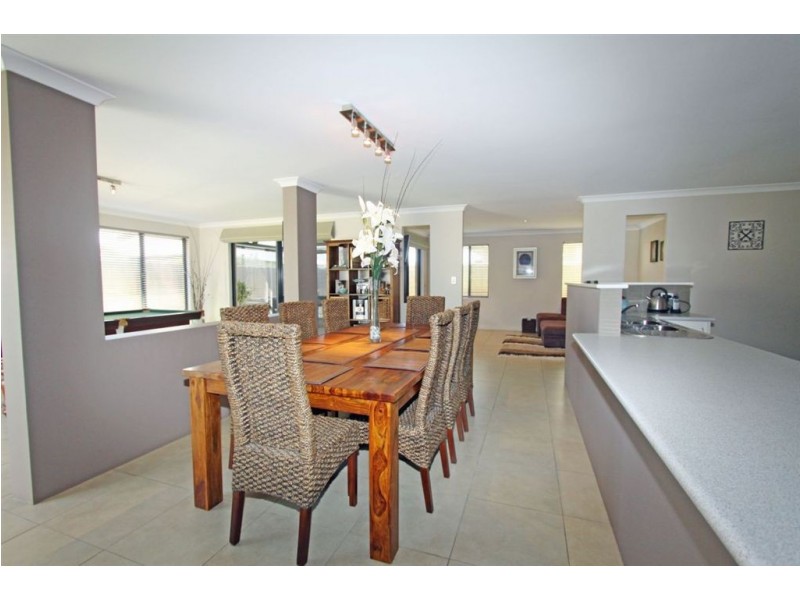 10 Bertha Loop, Dudley Park WA 6210