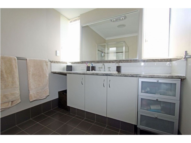 10 Bertha Loop, Dudley Park WA 6210