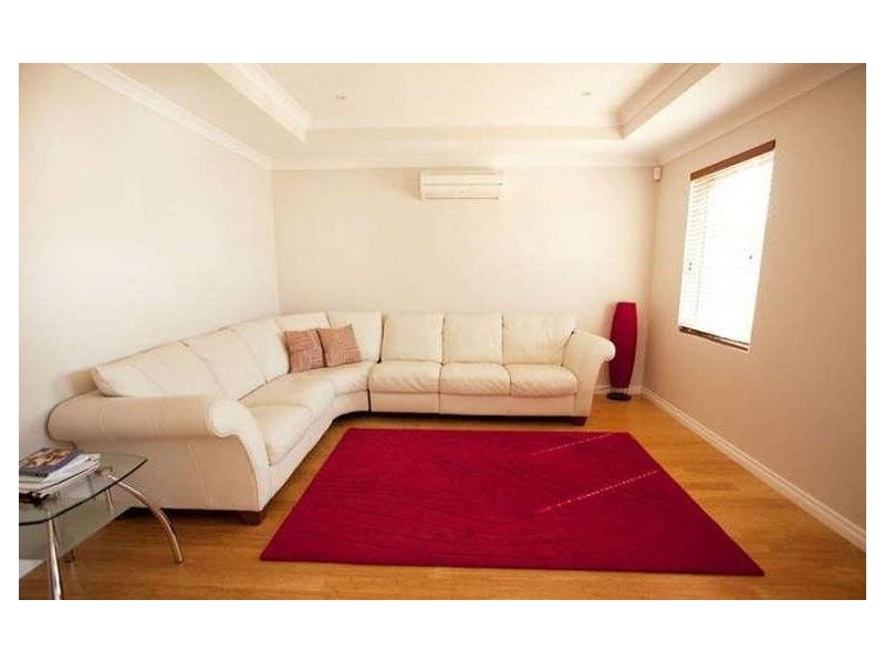 33 Waterlily Drive, Dudley Park WA 6210