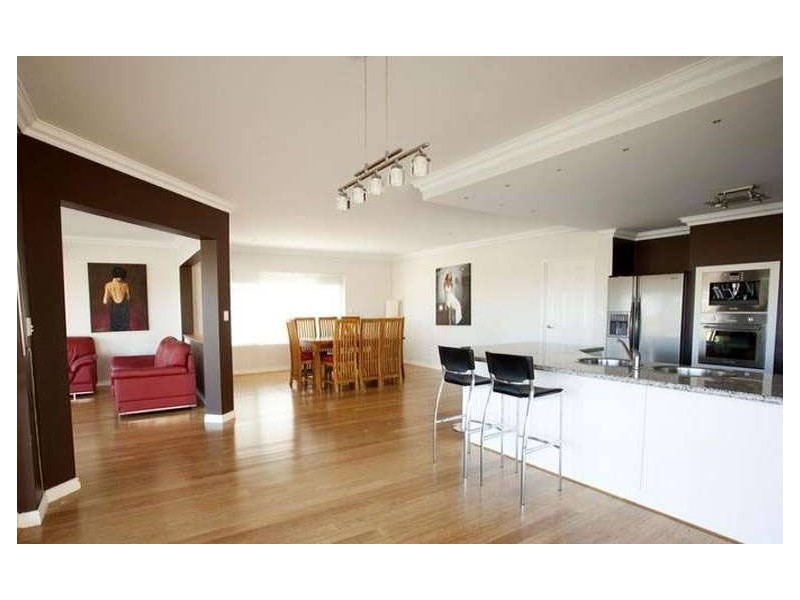 33 Waterlily Drive, Dudley Park WA 6210