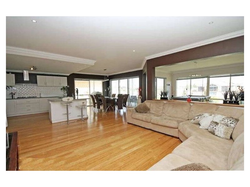 33 Waterlily Drive, Dudley Park WA 6210