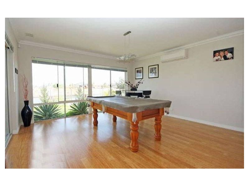 33 Waterlily Drive, Dudley Park WA 6210