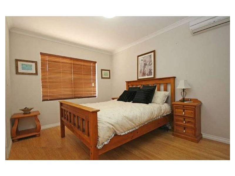 33 Waterlily Drive, Dudley Park WA 6210