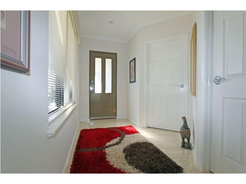 12 Moorhen Green, Dudley Park WA 6210