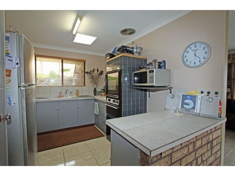 1/8 Napier Close, Halls Head WA 6210
