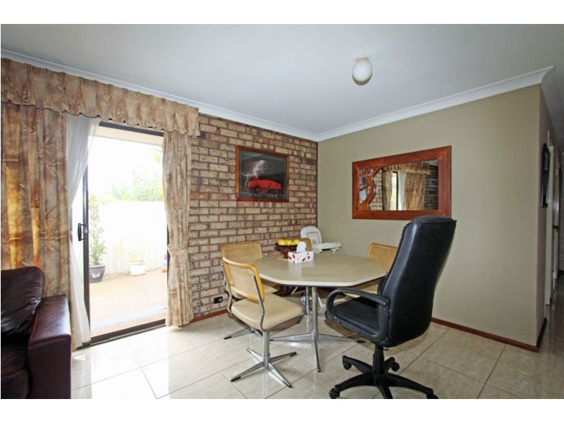 1/8 Napier Close, Halls Head WA 6210