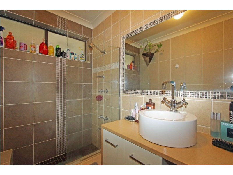 1/8 Napier Close, Halls Head WA 6210