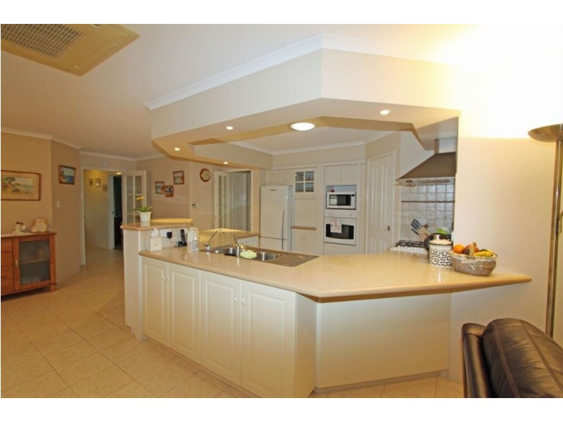 36 Mariners Cove Drive, Dudley Park WA 6210