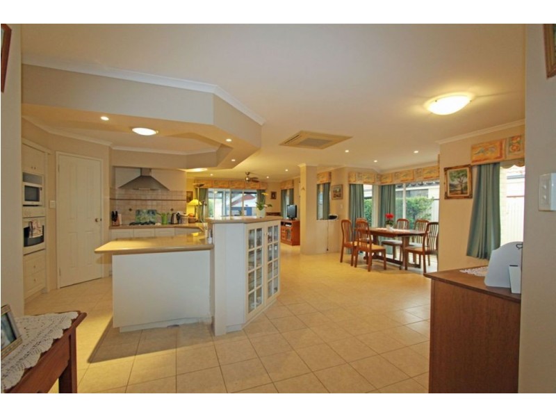 36 Mariners Cove Drive, Dudley Park WA 6210