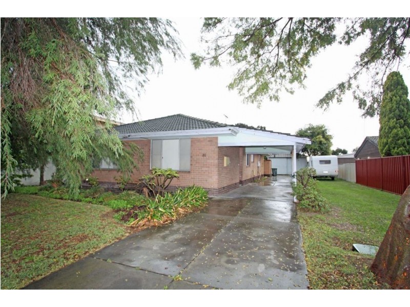 20 Leighton Road East, Halls Head WA 6210