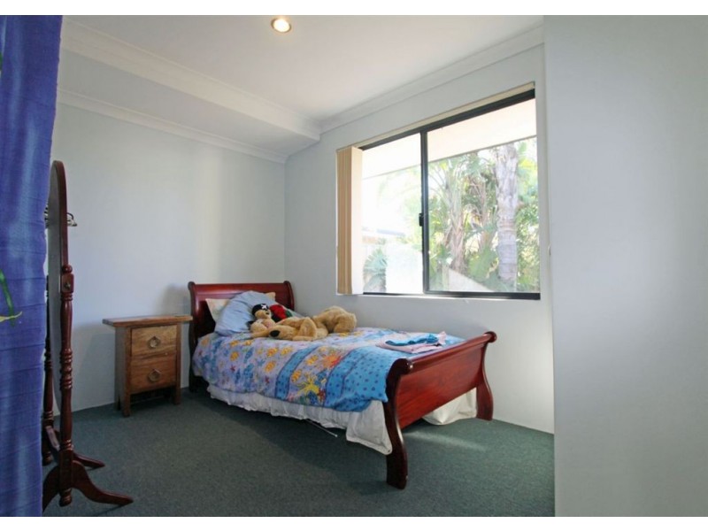 8 Discovery Cove, Halls Head WA 6210