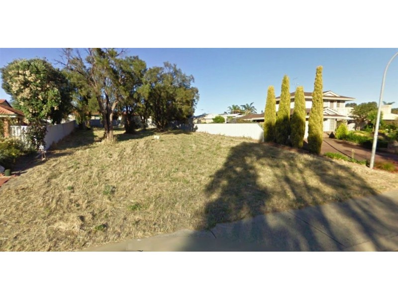 42 McLarty Road, Halls Head WA 6210