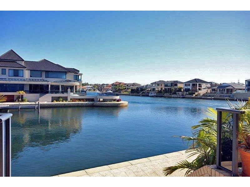 60 Aztec Island Retreat, Mandurah WA 6210