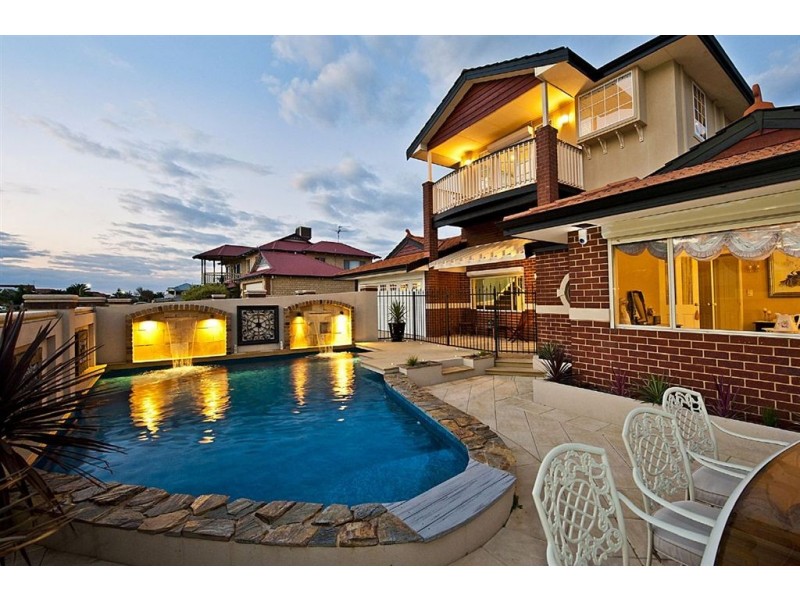 15 Ronsard Drive, San Remo WA 6210