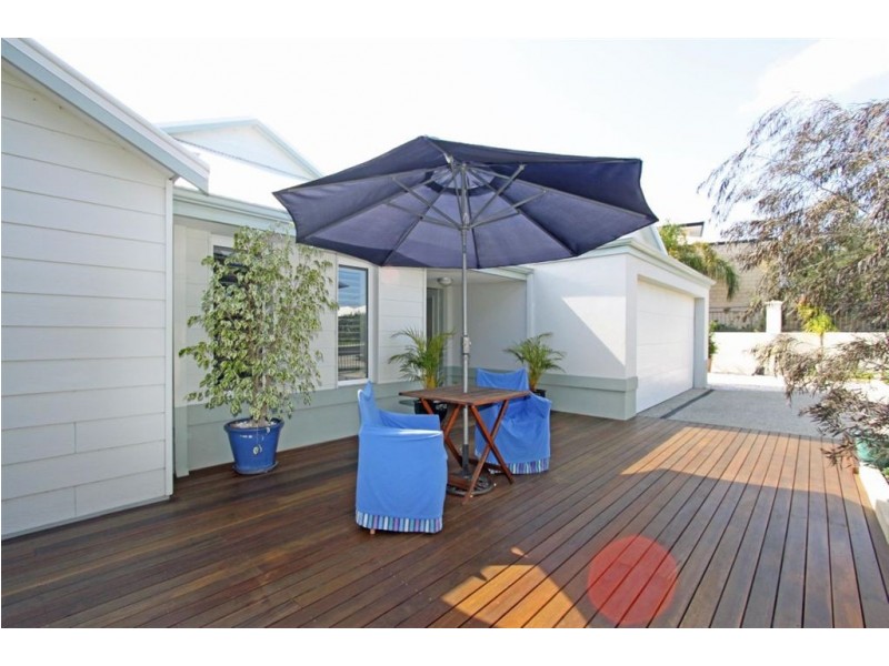 16 McKerrarcher Street, Dudley Park WA 6210