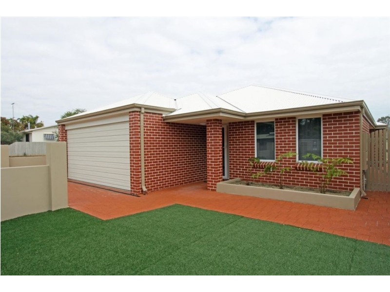 2/35A Karrul Way, Greenfields WA 6210