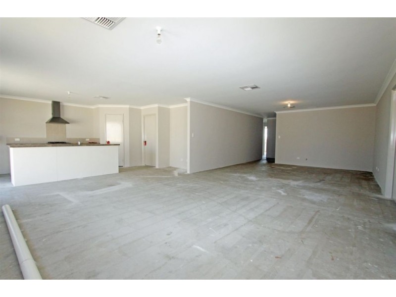 65 Carissa Turn, Halls Head WA 6210