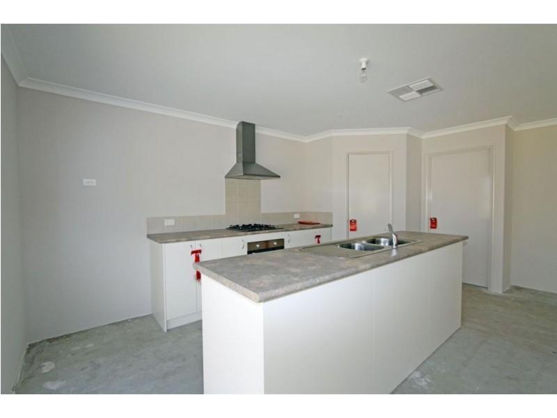 65 Carissa Turn, Halls Head WA 6210