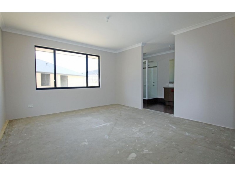 65 Carissa Turn, Halls Head WA 6210