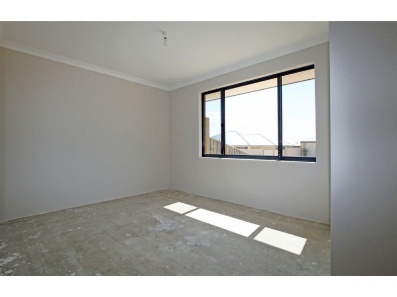 65 Carissa Turn, Halls Head WA 6210