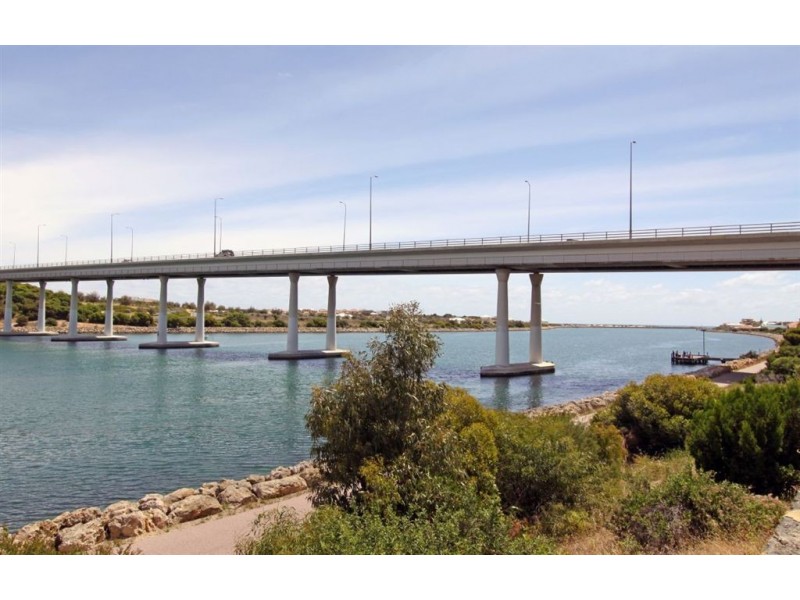 12 Spoonbill Retreat, Wannanup WA 6210