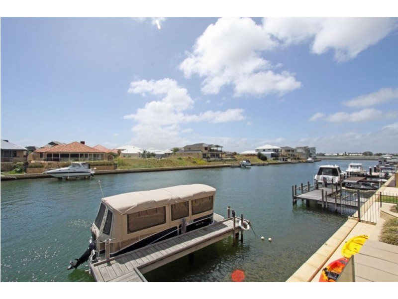 46 Brindabella Crescent, Halls Head WA 6210