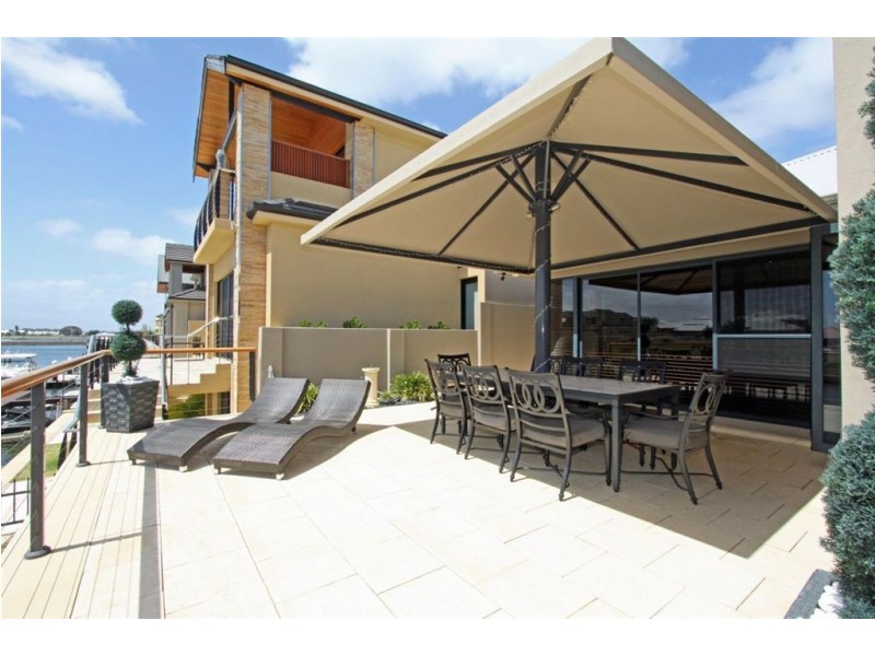 46 Brindabella Crescent, Halls Head WA 6210