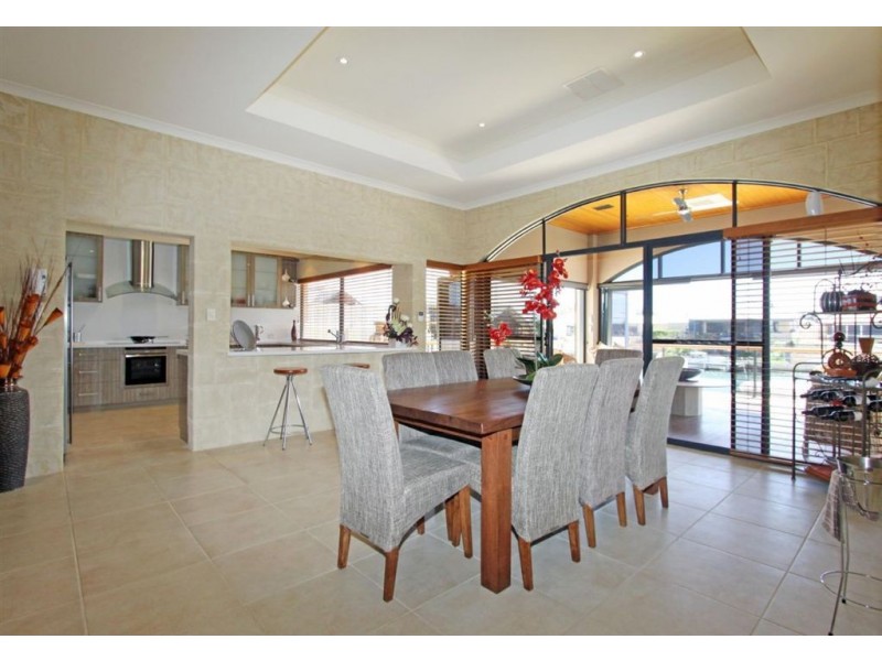 46 Brindabella Crescent, Halls Head WA 6210