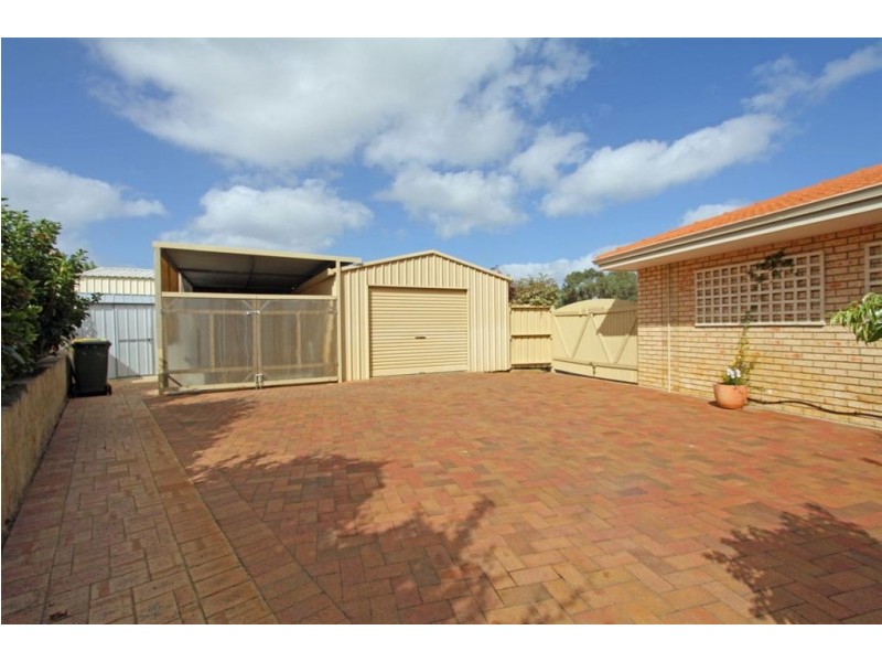 4 Oxford Close, Dudley Park WA 6210