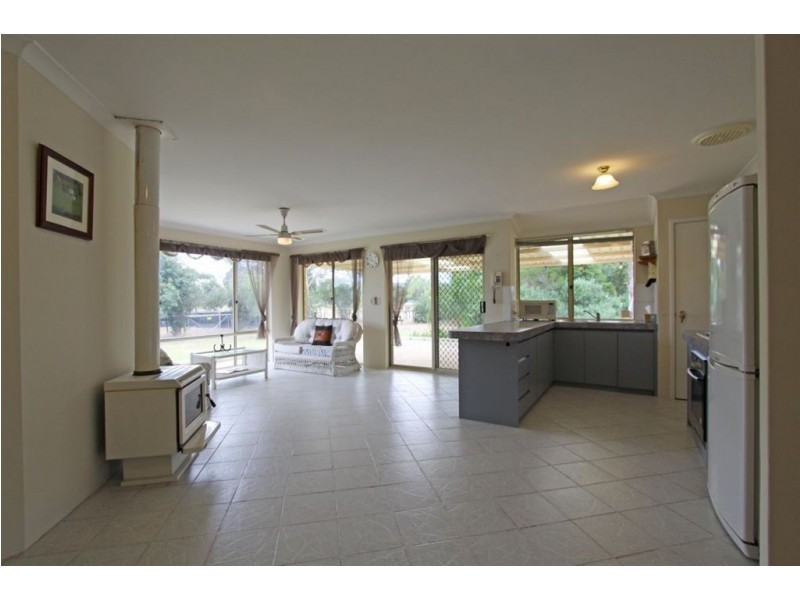 72 Dewar Road, North Dandalup WA 6207