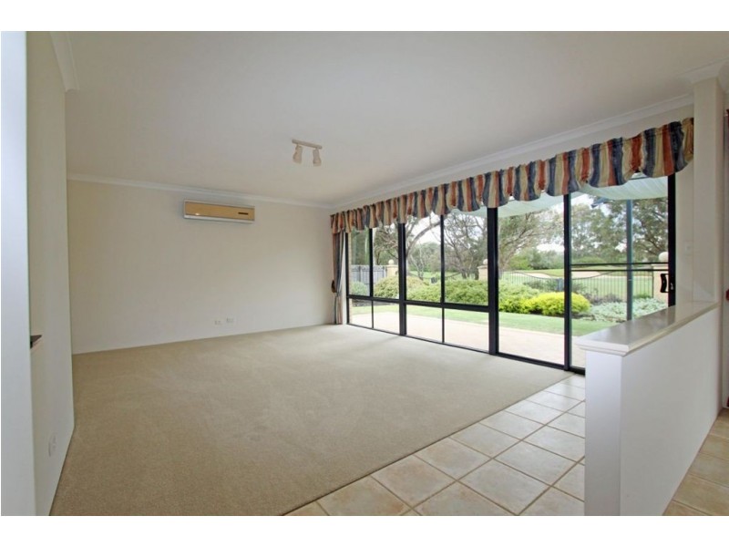 1 Brae Lane, Meadow Springs WA 6210