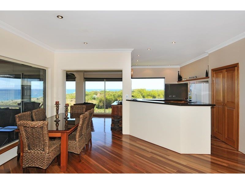 49 Admiralty Crescent, Halls Head WA 6210