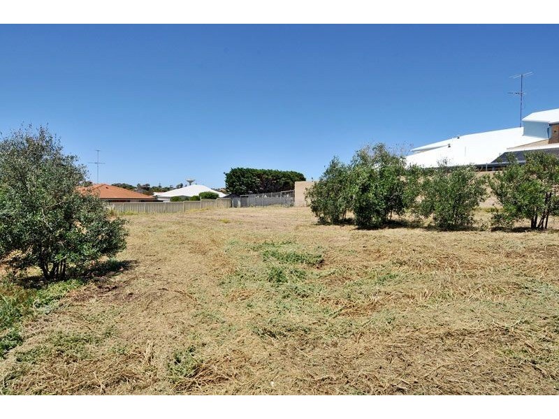 51 Admiralty Crescent, Halls Head WA 6210