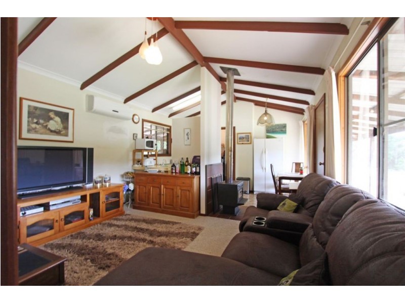 2 Scarp Road, North Dandalup WA 6207