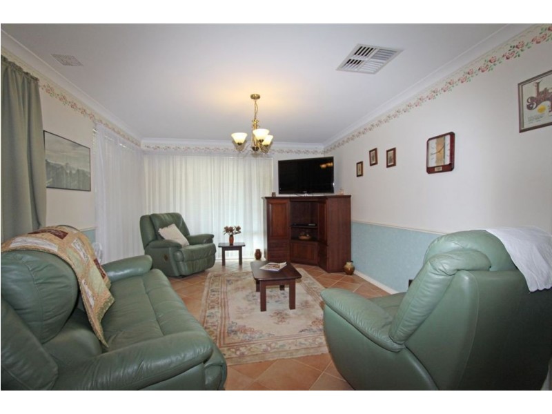 5 Barrow Rise, Greenfields WA 6210