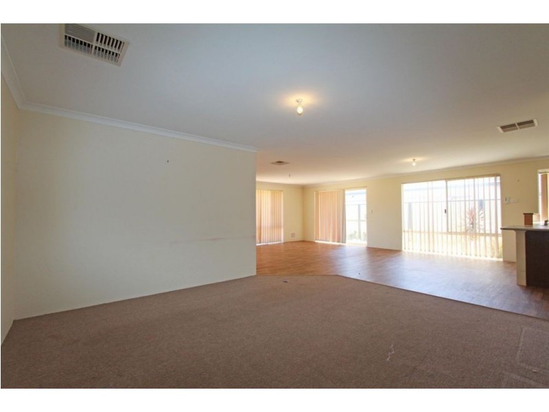 15 Ferncliffe Parkway, Meadow Springs WA 6210