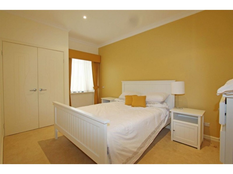 28 Ragamuffin Point, Halls Head WA 6210