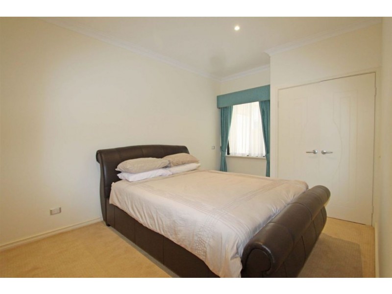 28 Ragamuffin Point, Halls Head WA 6210