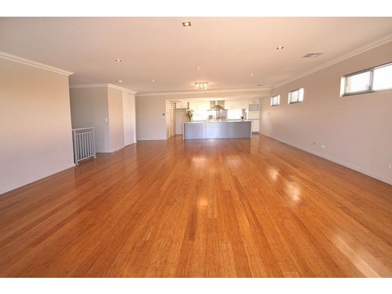 16 Southport Boulevard, Wannanup WA 6210