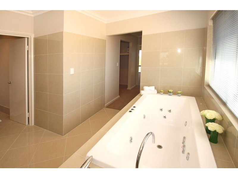 16 Southport Boulevard, Wannanup WA 6210