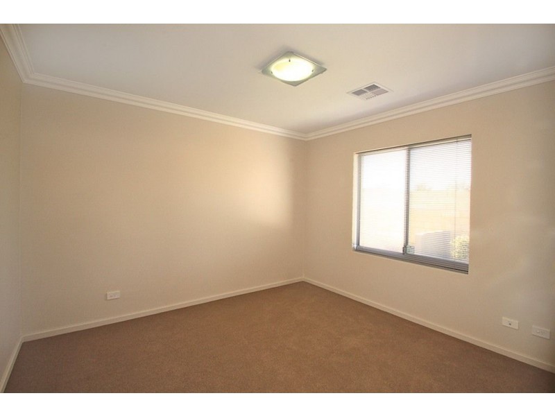 16 Southport Boulevard, Wannanup WA 6210