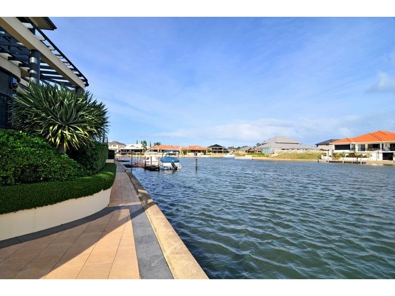 8 Finistere Island Retreat, Halls Head WA 6210